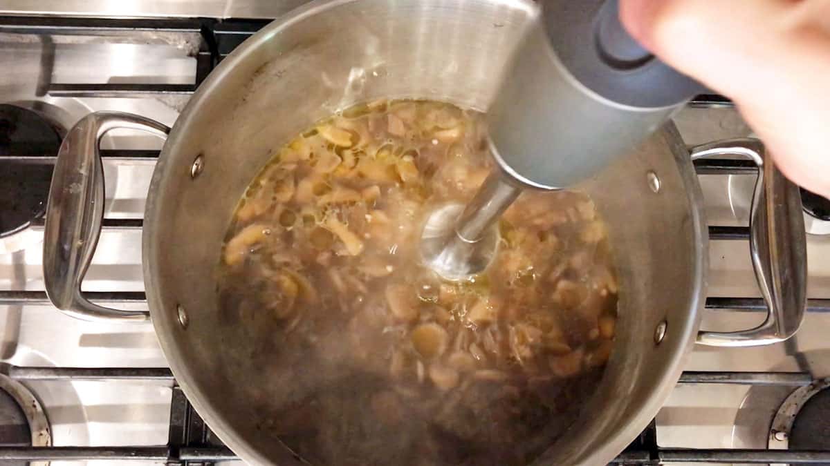 Pureing the soup. 