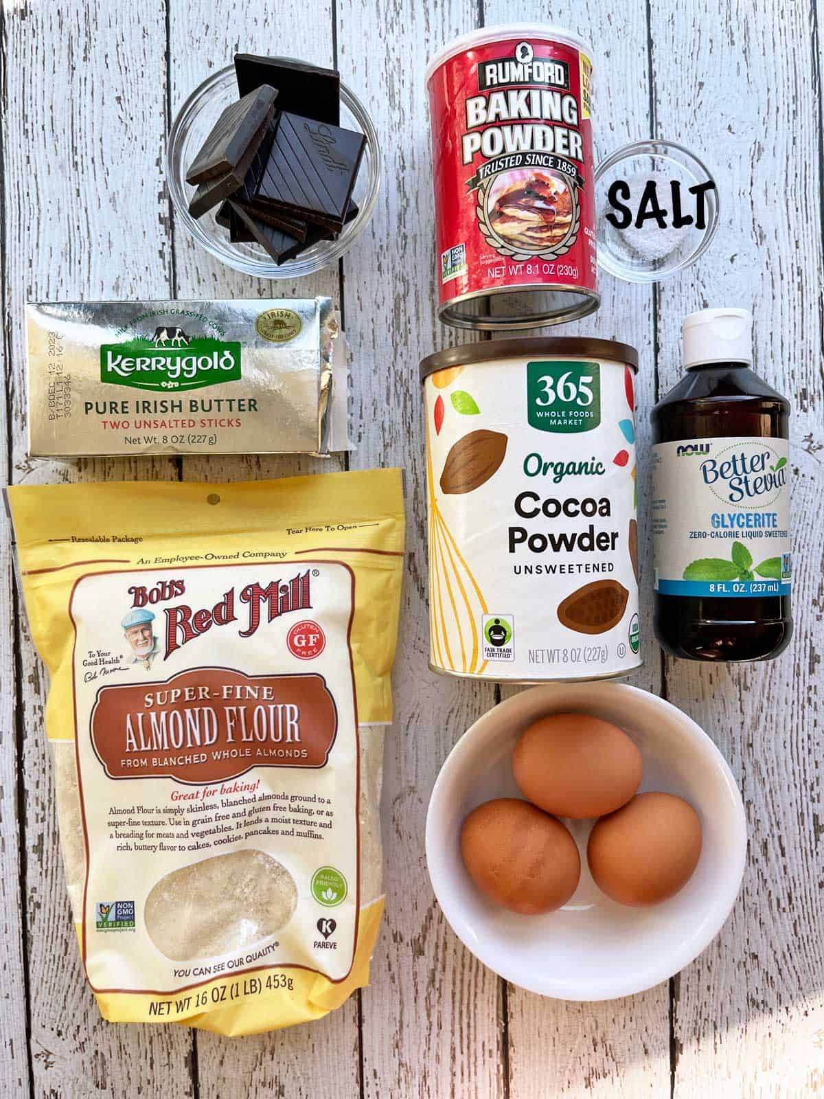 The ingredients needed to make keto brownies. 