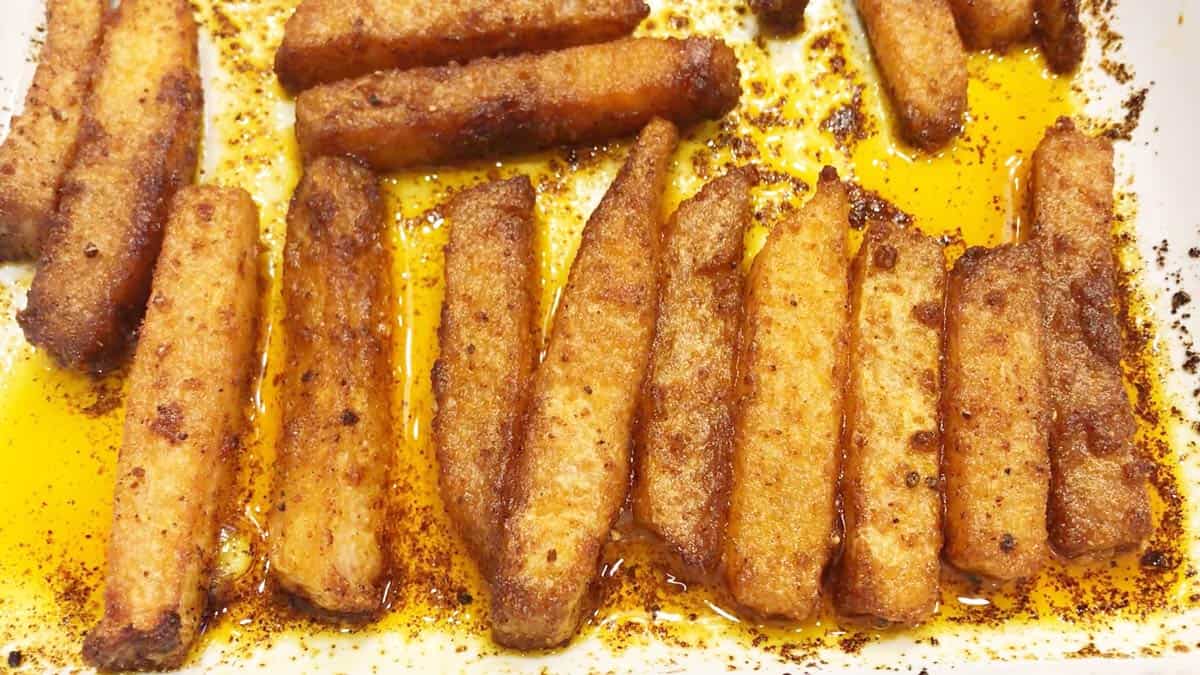 Jicama fries are ready in the pan. 