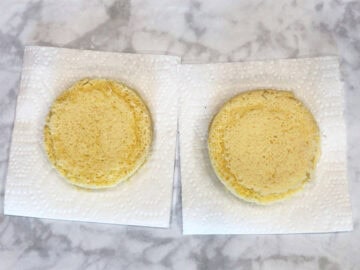 Two pieces of 90-second bread on paper towels.