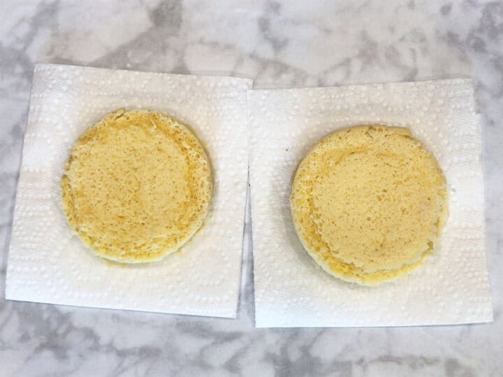 Two pieces of 90-second bread on paper towels.